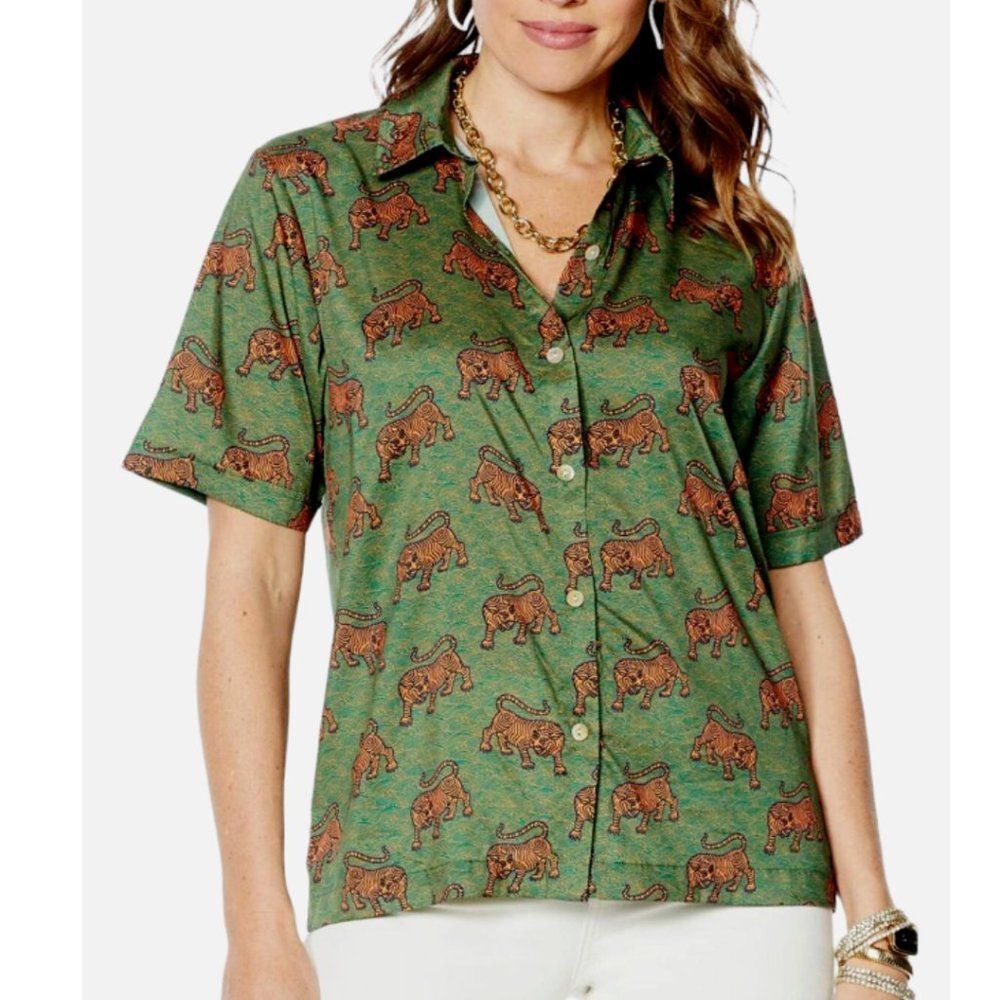 NWT Evryday Jane Green Tiger Print Button Up Short SleeveTop